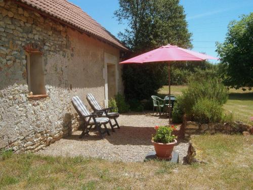 Lurcy-Levis Casa | Fermette restaurée au calme avec climatisation et jardin - FR-1-489-580