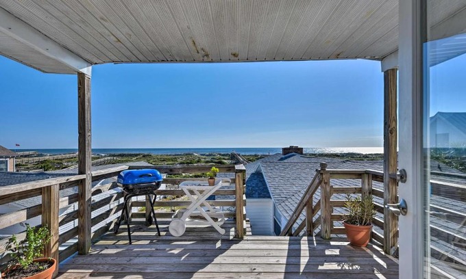 Fernandina Beach Casa | Fernandina Cottage with Deck and Direct Beach Access!