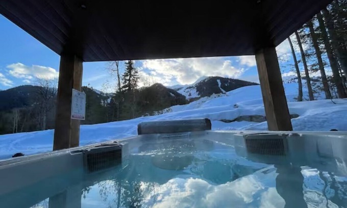 East Kootenay Casa | Fernie Alpine Resort Retreat | Swim Spa & Sauna A