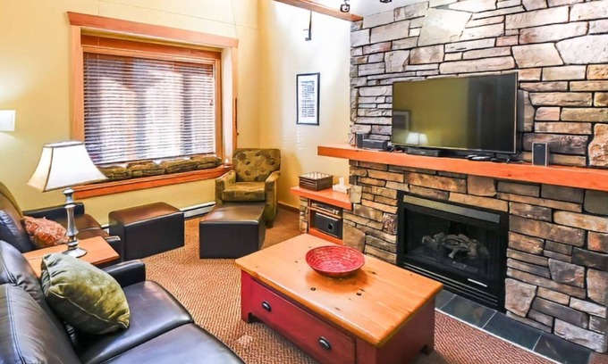 East Kootenay Casa | Fernie - Pinnacle Ridge Chalet 43-104