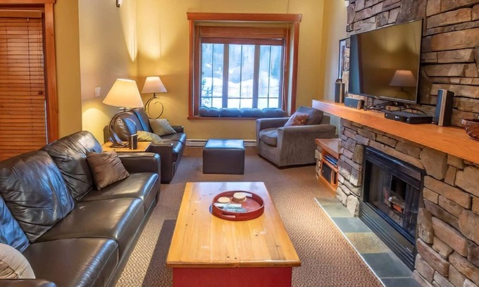 East Kootenay Casa | Fernie - Pinnacle Ridge Chalet 45-104