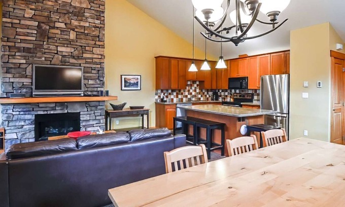 East Kootenay Casa | Fernie - Pinnacle Ridge Chalet 45-106