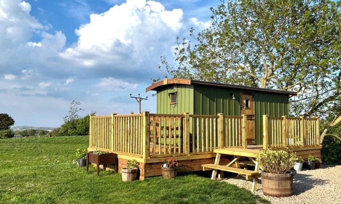 Saltburn-by-the-Sea Cabina | Fernlea Luxury Shepherds Hut - Sleeps 2 & Hot Tub