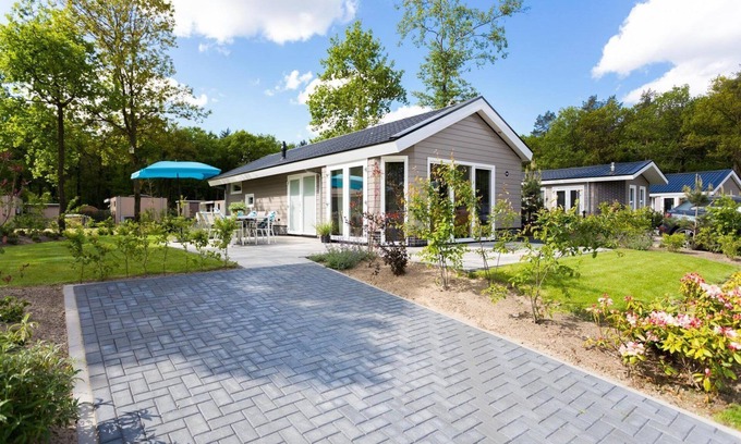 Beekbergen-West Chalet De Esquí | ✓ Ferox XL at Recreatiepark Beekbergen ✓ Holiday home for 5 persons ✓ Located in Beekbergen (Gelderland) ✓ Holiday park on the Veluwe ✓ Book directly through the park