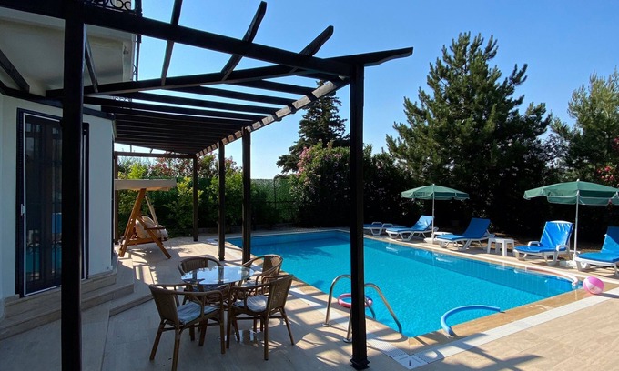 Oludeniz Villa | Fethiye Ölüdeniz ovacıkta 3 + 1 özel Havuzlu villa