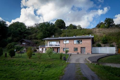 Glees Apartamento | Fewo am Wingertsberg Glees Laacher See