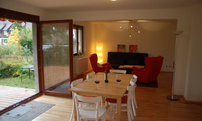 Hammelburg Apartamento | Fewo-hammelburg Gemütliche, Geräumige Ferienwohnung mit Terrasse und Garten