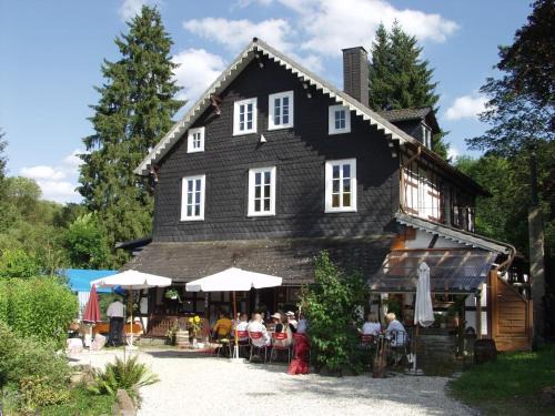 Hatzfeld Cama Y Desayuno | FeWo Landhaus Ederlust HeilungsRäume eV