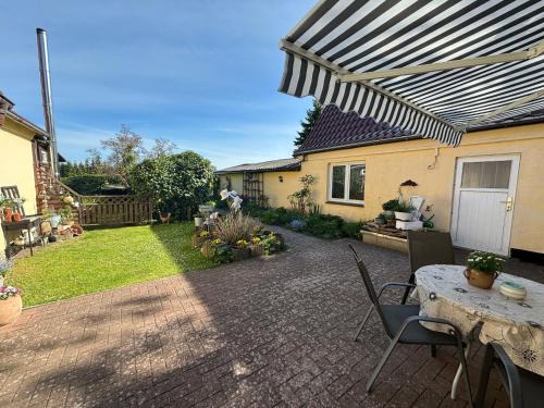 Molschow Apartamento | Fewo Mölschow auf Usedom mit einem Garten und W-Lan