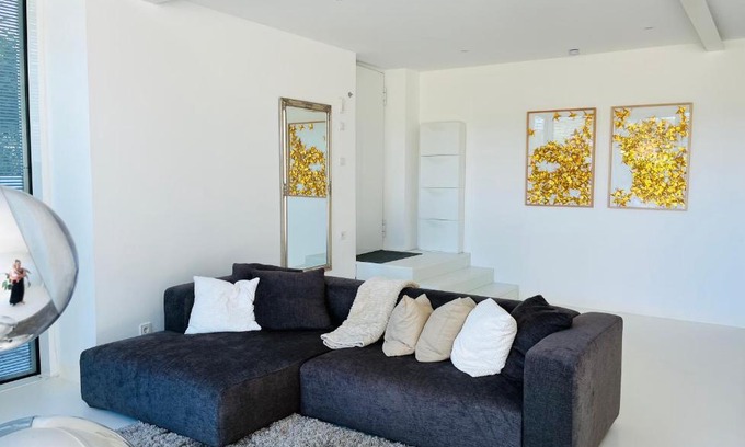 Leonberg Apartamento | FeWo Silberberg im Loftstil mit Terrasse