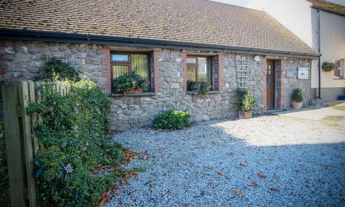 Crynant Cabaña | Fferm-Llong Cottage (Ship Farm) - 2 Bedroom -Rhossili