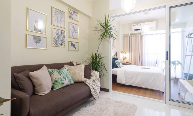 Diliman Condominio | Oasis tropical alimentado con fibra