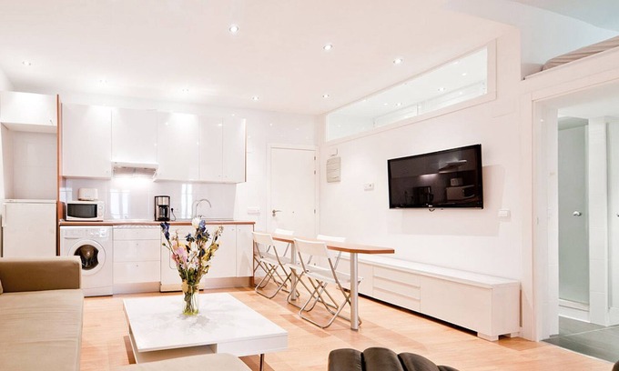 Malasana Apartamento | FIBER WIFI - PLAZA DE ESPAÑA MALASAÑA DISTRICT - FULLY REFURBISHED