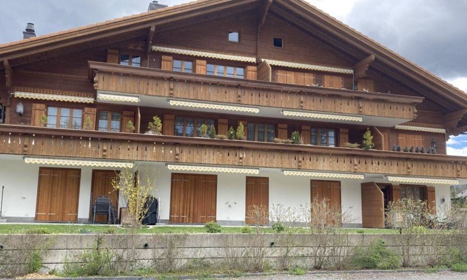Saanenmoeser Apartamento | Fichte (Sulliger) by Interhome
