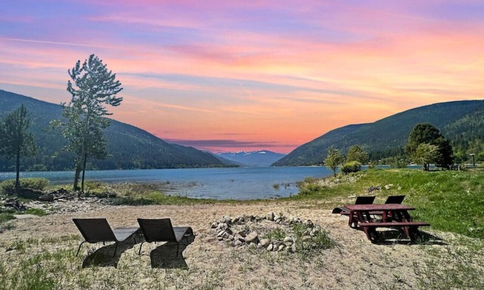 Nelson Casa | Fiddlers Green Lake Home