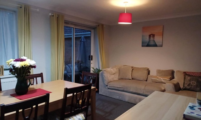 Luton Apartamento | Fieldfare Green - Huku Kwetu (Luton)