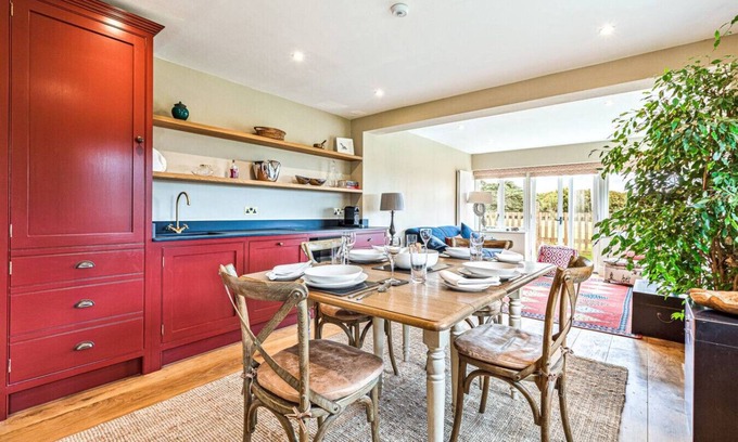 Maidensgrove Casa | Fieldview Retreat with parking