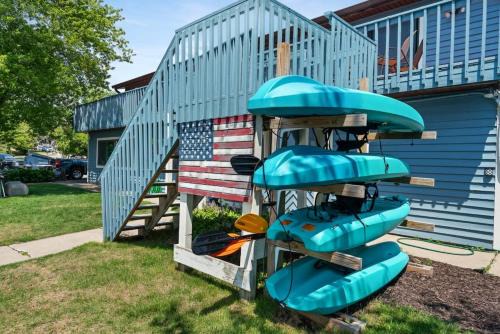Mayfield Apartamento | Fife Lake Lodge 3 Multi-Level Units in One!