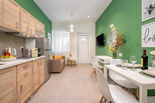 Kos Apartamento | Fifika's Beachside House