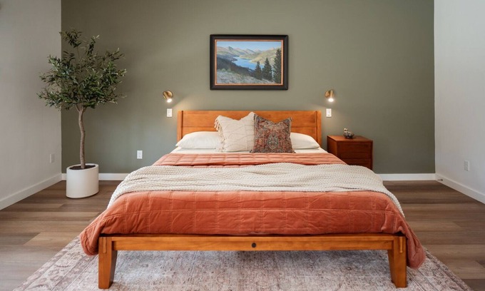 Fig Garden Apartamento | Fig Studio Studio apartment walking distance from Fig Garden Village.