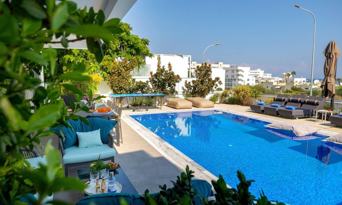 Protaras Villa | Fig Tree Bay Residences 7,Central Protaras, Heated Pool ,Elevator,Jacuzzi,Sauna