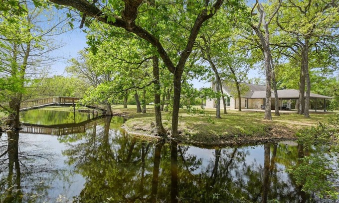 College Station Casa | Fightin’ Aggie Farmhouse