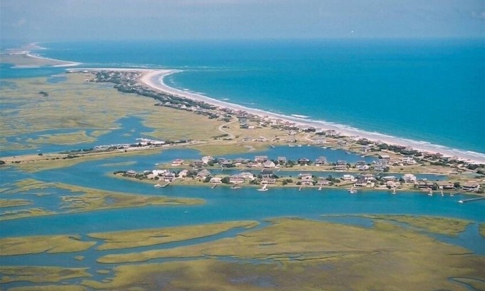 Wilmington Casa | Figura Ocho islas / hermosas puestas de sol con vistas al sonido con muelle de aguas profundas