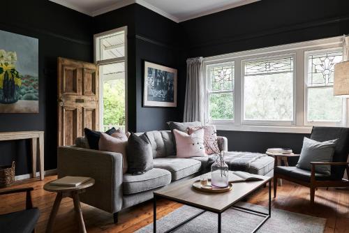 Warburton Casa | Film Makers Cottage