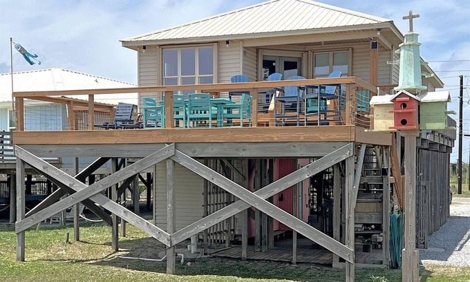 Grand Isle Casa | Fin and Bridge - Beachfront - Island Realty