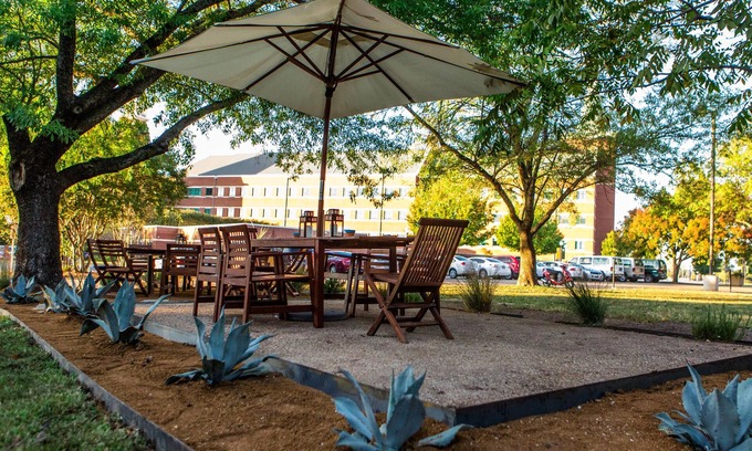 Waco Condominio | Por último una mejor manera de visitar Waco! A minutos de la magnolia del mercado / McLane