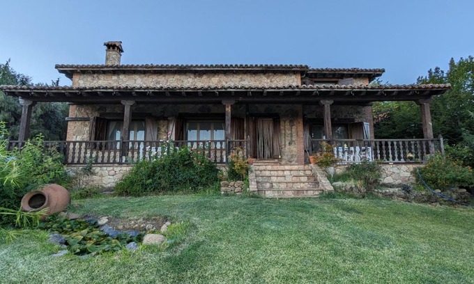 Candeleda Chalet De Esquí | Finca Alegrías