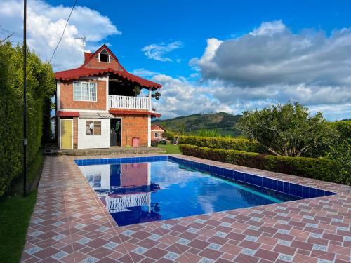 Yotoco Casa | Finca Cabaña con piscina cerca al Lago Calima