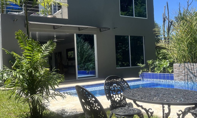 Puerto Triunfo Casa | Finca Casa Blanca Doradal !A 3 minutos del parque tematico Hacienda Napoles!