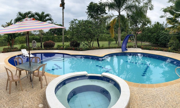 Acacias Casa | FINCA EL PROVENIR, piscina, jacuzzy, baloncesto, ping pong, tejo