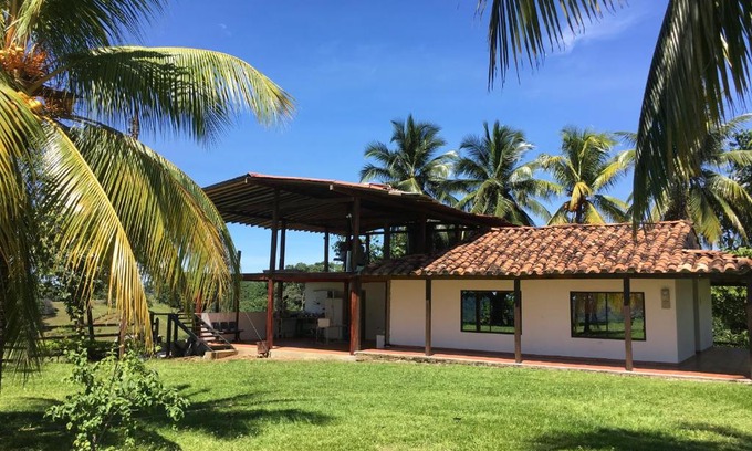 Puerto Triunfo Casa | Finca en Doradal (Hacienda Napoles y Rio Claro)
