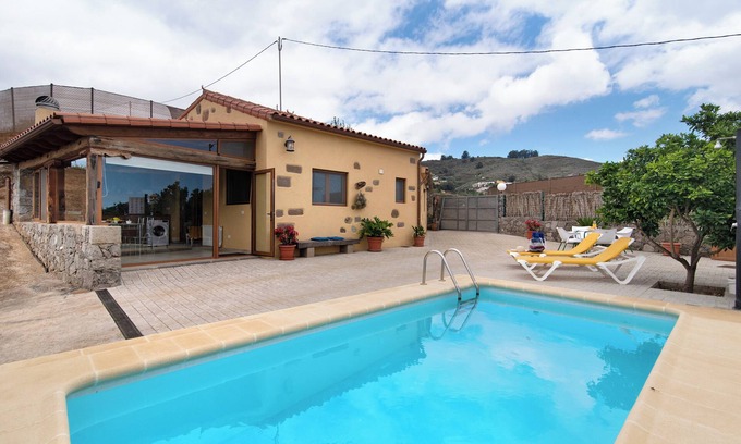 La Solana Villa | Casa de vacaciones Tinamar II con vistas a la montaña, piscina, Wi-Fi y jardín