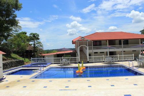 Villavicencio Cama Y Desayuno | Finca Hotel Windsor Campestre