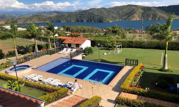 Calima Casa | Finca Lago Calima con Excelente vista