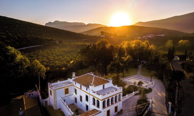 Zambra Villa | Villa de lujo | 11 dormitorio y 7 baños | Especial grupos grandes y eventos