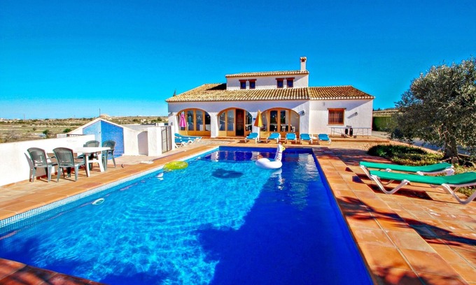 Fustera Villa | Finca Pepa - hermosa villa con unos bonitos jardines y vistas encantadoras Benissa