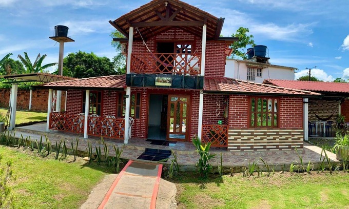 Apiay Casa | Finca Privada con Casa en Madera Tipo Chalet, !a 15 min del Centro!