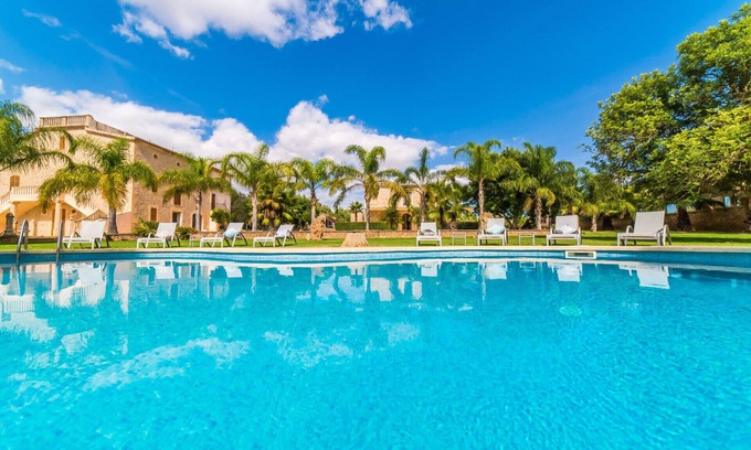 Maria de la Salut Villa | Finca Son Perot con piscinas en Mallorca