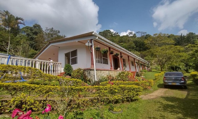 Cali Casa | Finca Villa Hailey