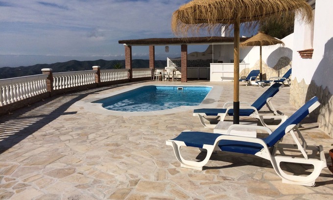 Velez-Malaga Casa | Finca con una vista fantástica del mar y las montañas.