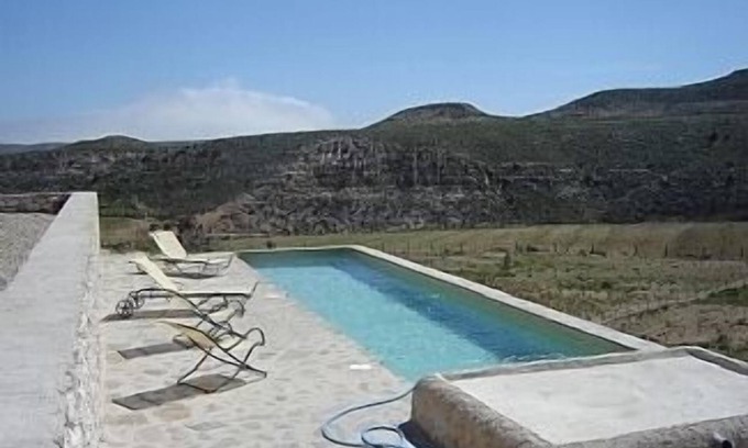 Gafares Casa | Finca con piscina privada y vistas lejanas al mar