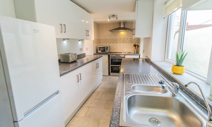 South Shields Casa | ✪ Find DWELLCOME HOME Ltd✪ 8 Ensuite Bed Townhouse