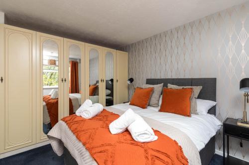 Ifield Casa | Findon House- Spacious 3BR, contractor, relocations friendly,10mins from GATWICK Airport, free parking, WIFI, garden