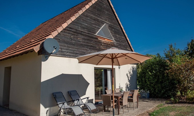 Lacapelle-Marival Casa | Fine holiday home on holiday park with swimming pool