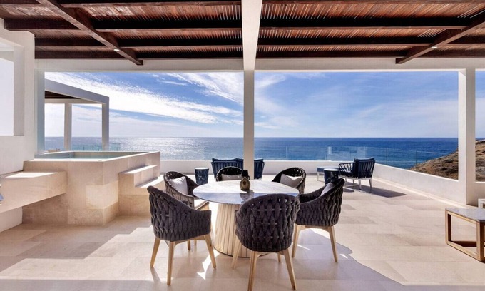 Cerritos Apartamento | Fine Seafront Penthouse Steps From Cerritos Beach