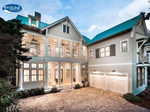 Watercolor Casa | FINEST HOUSE IN WaterColor - WATER VIEWS - Luxurious with POOL Sleeps 16 - 433 WESTERN LAKE home
